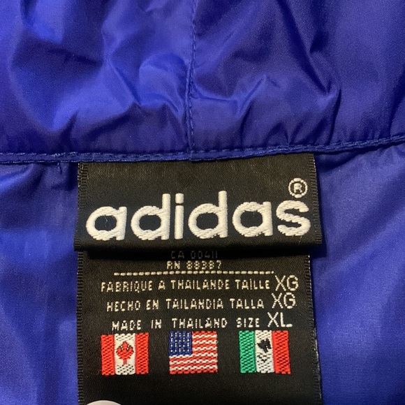 Vintage Adidas XL Windbreaker with hood - Picture 6 of 6